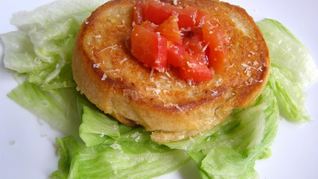 Жареные бутерброды с помидорами и сыром