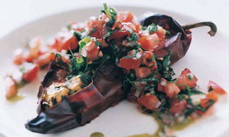 Рецепт фаршированных чили с томатным соусом