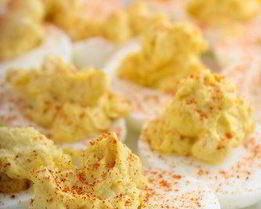 Фаршированные яйца с паприкой