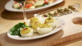 Фаршированные яйца со шнитт-луком и эстрагоном