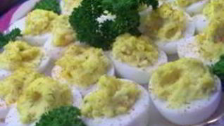 Пикантные фаршированные яйца