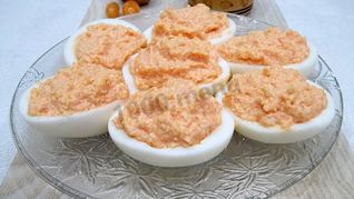 Яйца фаршированные икрой мойвы