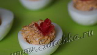 Яйца, фаршированные селедкой