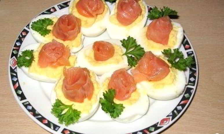Рецепт яиц, фаршированных семгой