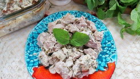 филе индейки, маринованное в йогурте с мятой
