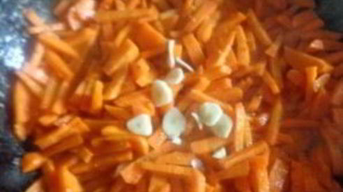 икра кабачковая с томатной пастой и чесноком