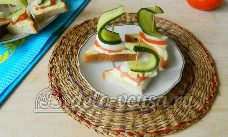 Рецепт канапе кораблики с огурцом