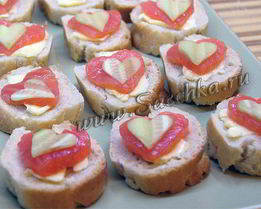 Канапе с сердечками