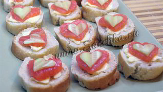 Канапе с сердечками