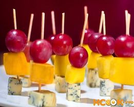 Канапе с виноградом