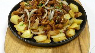 Картофель с маринованными грибами