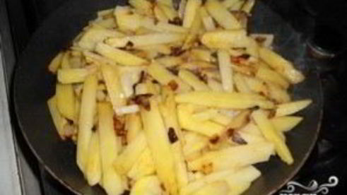 картофель с маринованными грибами