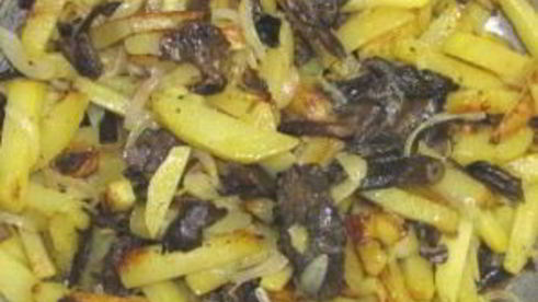 картофель с маринованными грибами