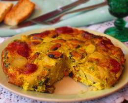 Фриттата с картофелем, мидиями и чоризо