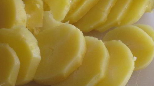 фриттата с картофелем, мидиями и чоризо