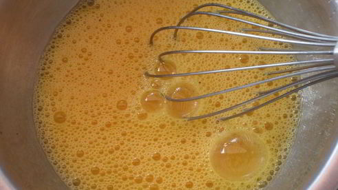 фриттата с картофелем, мидиями и чоризо