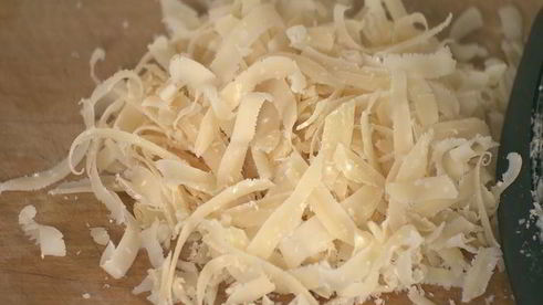 фриттата с картофелем, сладким перцем и зеленым луком