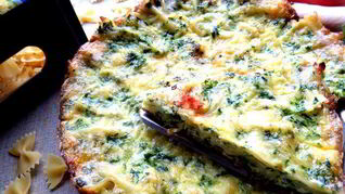 Фриттата с макаронами и шпинатом