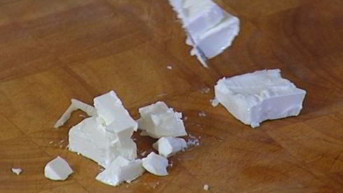 фриттата со спаржей, помидорами и фетой