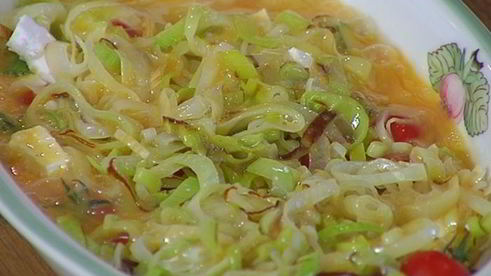 фриттата со спаржей, помидорами и фетой