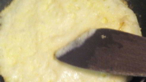 классический французский омлет с ветчиной и сыром