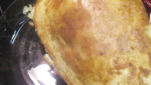 классический французский омлет с ветчиной и сыром