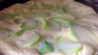 Нежный омлет с кабачками на сковороде