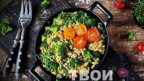 омлет с брокколи