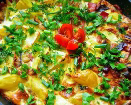 Омлет с грибами, беконом и фасолью