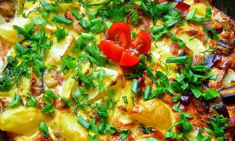 Рецепт омлета с грибами, беконом и фасолью