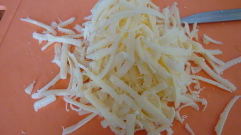 омлет с колбасой и сыром