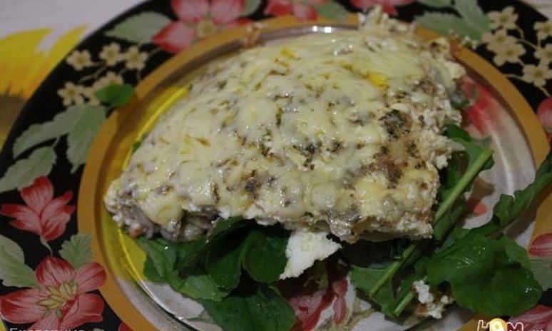 Рецепт омлета с креветками и грибами на подушке из рукколы