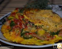 Омлет с овощами и курицей