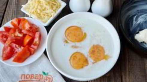 омлет с помидорами