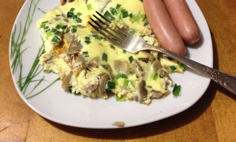 Рецепт омлета с шампиньонами и зеленым луком