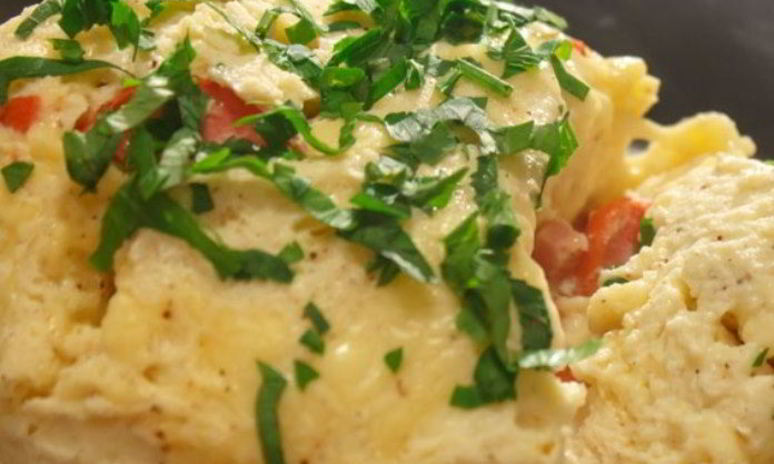 Рецепт омлета в чашке в микроволновке