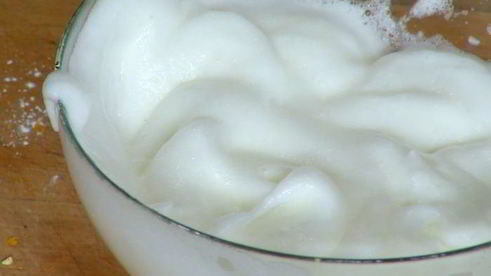 омлет, взбитый в пену