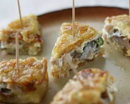 Омлетная закуска с сельдью и сливочным сыром