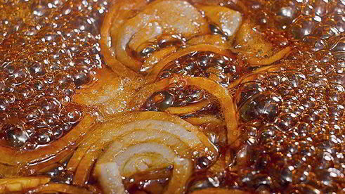 оякодон — японский омлет с рисом и курицей