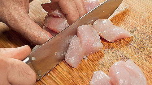 оякодон — японский омлет с рисом и курицей