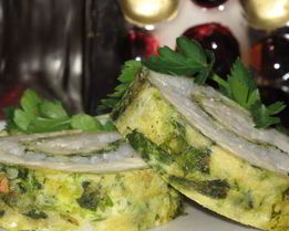 Рулет-омлет со шпинатом