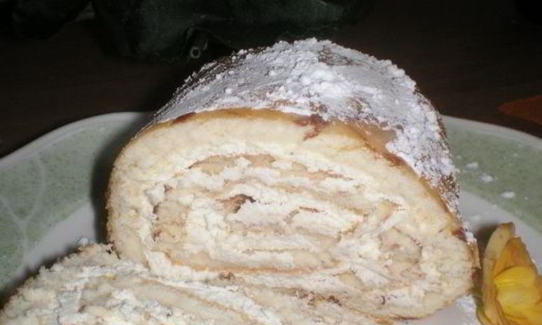 Рецепт сладкого омлетового рулета