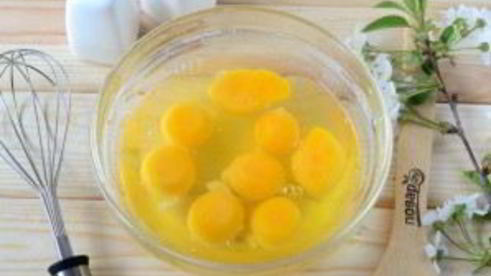 слоеный омлет на завтрак