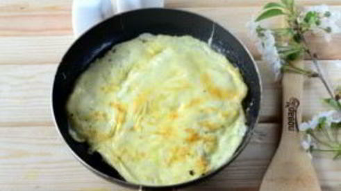 слоеный омлет на завтрак