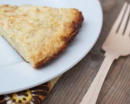 Яблочная фриттата с чеддером