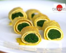 Японский ролл-омлет со шпинатом