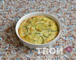 Запеченный омлет с цукини