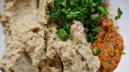 фасолевый паштет с вялеными томатами и каперсами