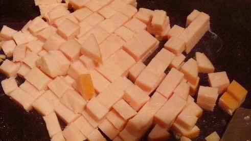 куриный паштет с фисташками, запеченный в тесте