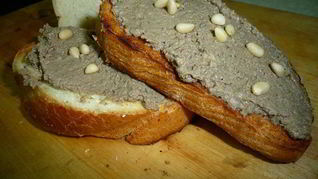 Паштет из бараньей печени с кедровыми орешками